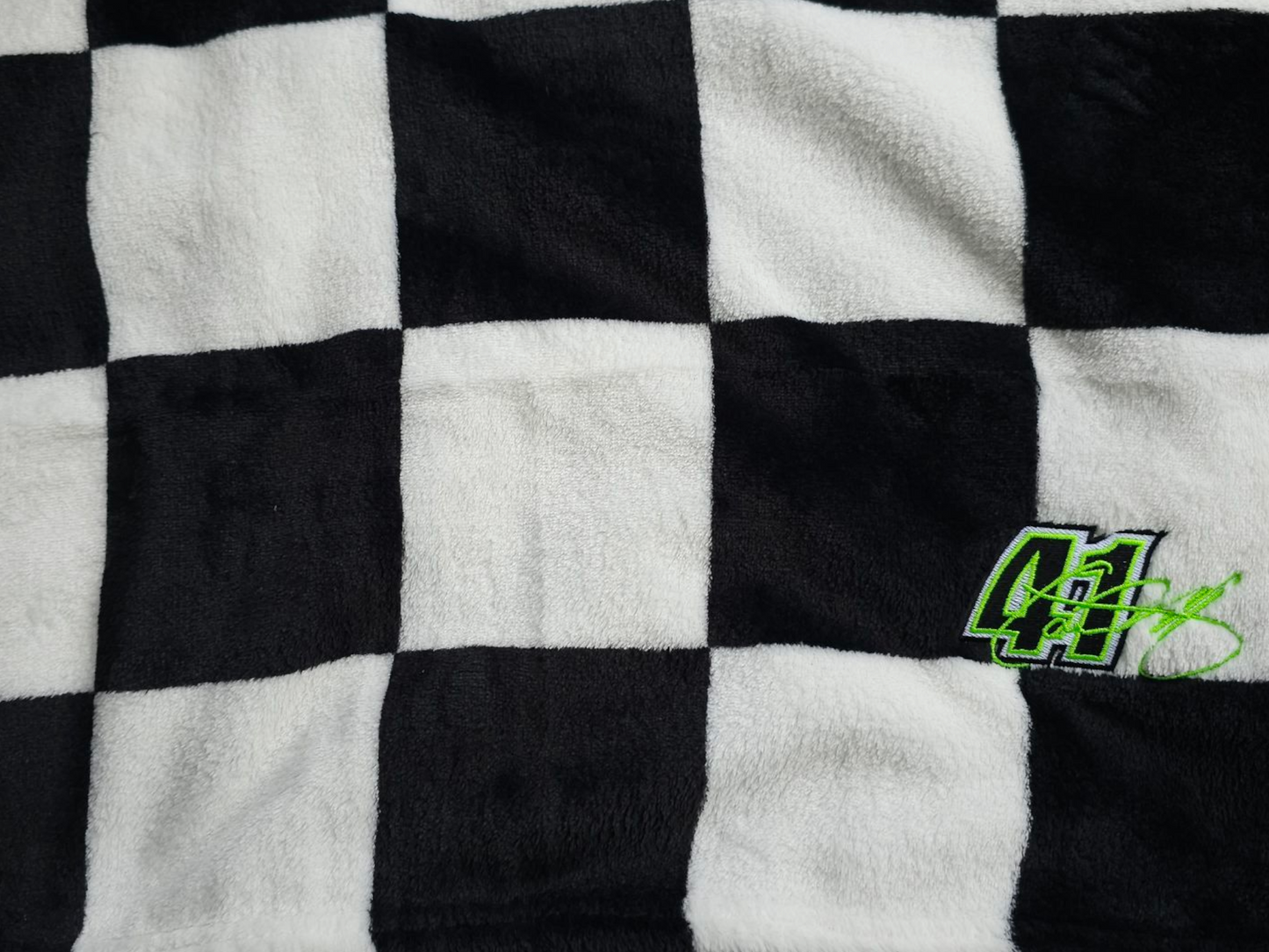 Checkered Fleece Blankets (50in x 60in)