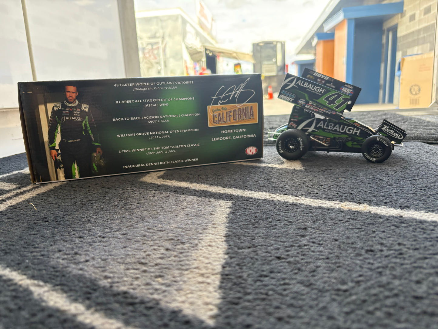 2025 Die-Cast Car 1:18 Scale
