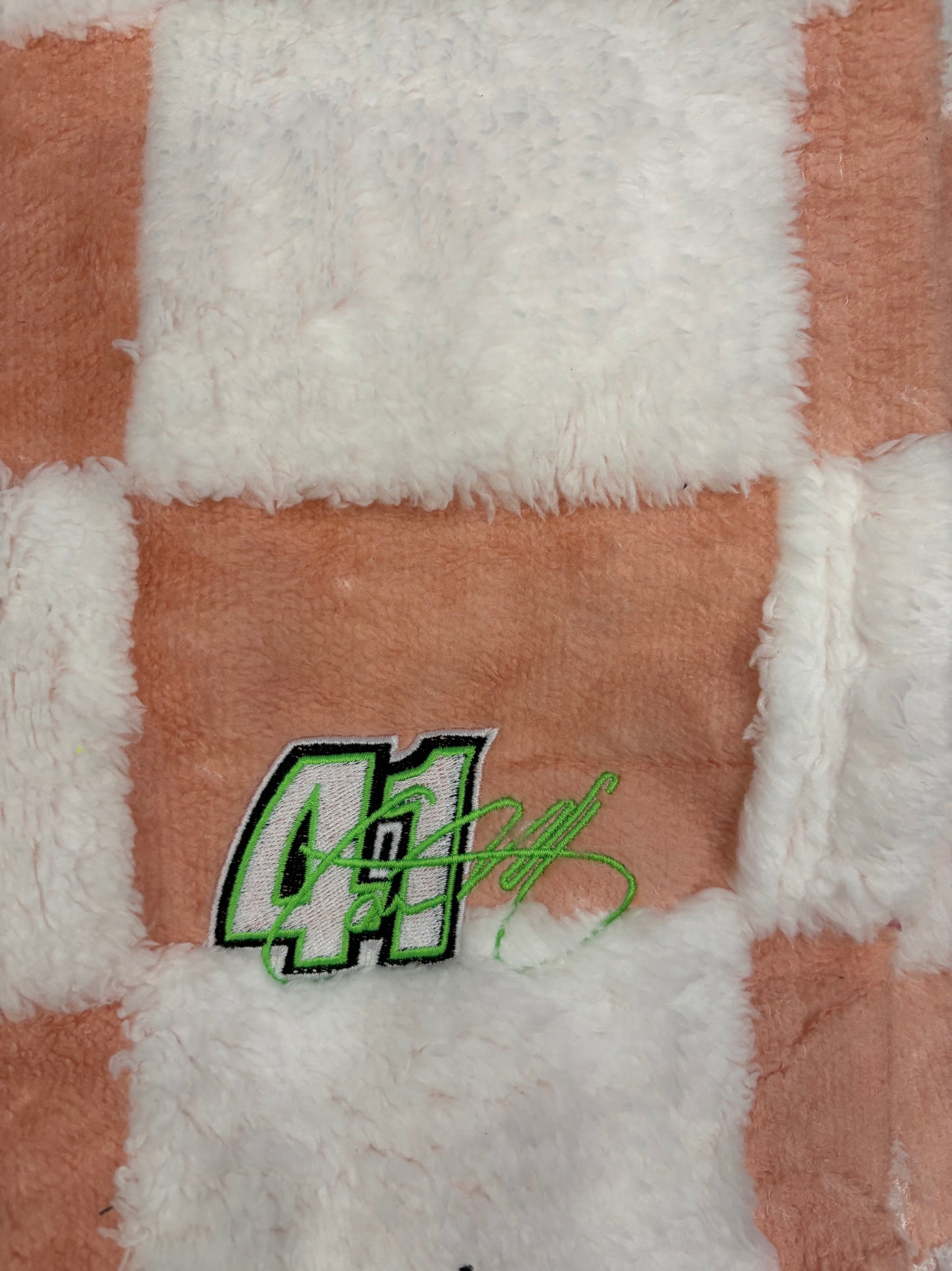 Checkered Fleece Blankets (50in x 60in)